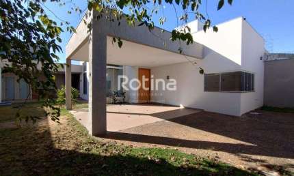 Casa para alugar, 3 quartos, Novo Mundo - Uberlândia/MG - Rotina Imobiliária