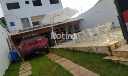 Casa para alugar, 3 quartos, Jaraguá - Uberlândia/MG - Rotina Imobiliária