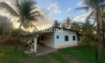 Chacara para alugar, 3 quartos, Jockey Camping - Uberlândia/MG - Rotina Imobiliária
