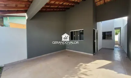 1 suíte, 1 quarto,  varanda e 2 banheiros amplo quintal