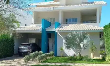 Casa com 4 dormitórios à venda, 319m² por R$ 1.900.000