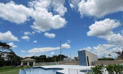 Terreno de 310 m² á venda no Condomínio Florais Chapada