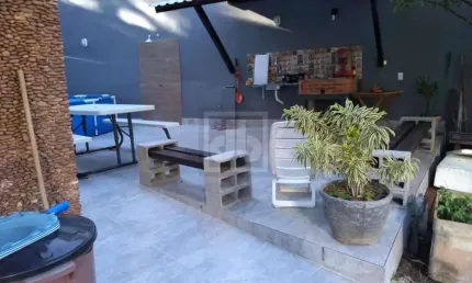 Casa em condomínio fechado com 4 quartos à venda na Rua Babaçu, Jardim Guanabara, Rio de Janeiro, 233 m2 por R$ 1.300.000
