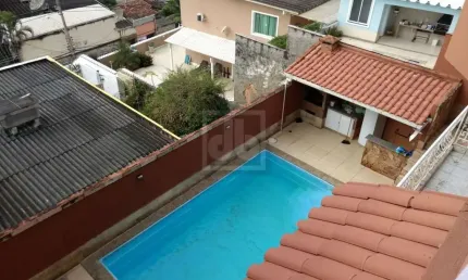 Casa em condomínio fechado com 3 quartos à venda na Rua Marapeta, Jardim Guanabara, Rio de Janeiro, 325 m2 por R$ 950.000