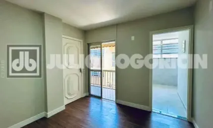 Apartamento com 2 quartos à venda na Avenida Maestro Paulo Silva, Jardim Carioca, Rio de Janeiro, 55 m2 por R$ 370.000