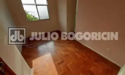 Apartamento com 1 quarto para alugar na Rua Maciel Monteiro, Praia da Bandeira, Rio de Janeiro, 49 m2 por R$ 800