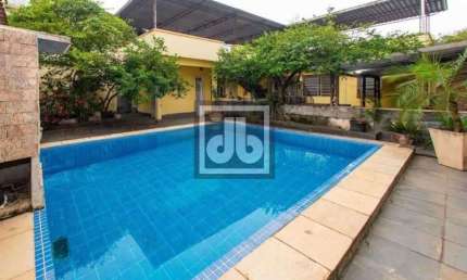 Casa com 4 quartos à venda na Rua Thomas G. Masaryk, Freguesia (Jacarepaguá), Rio de Janeiro, 347 m2 por R$ 1.400.000