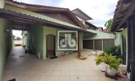 Casa com 4 quartos à venda na Rua Joaquim Tourinho, Pechincha, Rio de Janeiro, 289 m2 por R$ 730.000