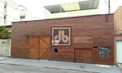 Casa em condomínio fechado com 7 quartos à venda na Rua Coronel Tedim, Pechincha, Rio de Janeiro, 937 m2 por R$ 950.000