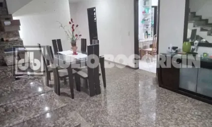 Casa em condomínio fechado com 4 quartos à venda na Rua Lagoa Santa, Anil, Rio de Janeiro, 431 m2 por R$ 1.270.000