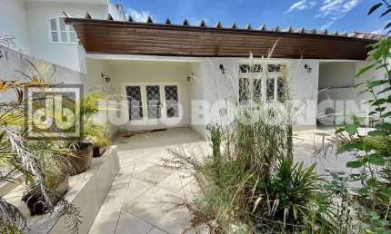 Casa em condomínio fechado com 3 quartos à venda na Rua Morro Dois Irmãos, Freguesia (Jacarepaguá), Rio de Janeiro, 355 m2 por R$ 620.000