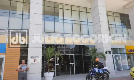 Sala comercial com 1 sala à venda na Estrada dos Bandeirantes, Taquara, Rio de Janeiro, 33 m2 por R$ 214.000