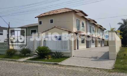 Casa em condomínio fechado com 3 quartos à venda na Rua Romã, Centro, Guapimirim, 112 m2 por R$ 419.000