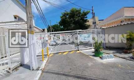 Casa em condomínio fechado com 5 quartos à venda na Rua Padre Butinha, Taquara, Rio de Janeiro, 386 m2 por R$ 620.000