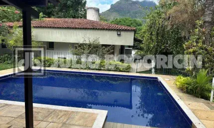 Casa com 3 quartos à venda na Estrada do Guanumbi, Freguesia (Jacarepaguá), Rio de Janeiro, 662 m2 por R$ 1.100.000