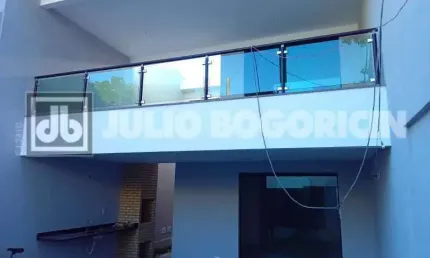 Casa em condomínio fechado com 5 quartos à venda na Rua Engenheiro Iberê Abreu, Freguesia (Jacarepaguá), Rio de Janeiro, 170 m2 por R$ 1.250.000