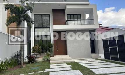 Casa em condomínio fechado com 4 quartos à venda na Rua Armando Santos, Recreio dos Bandeirantes, Rio de Janeiro, 410 m2 por R$ 3.100.000