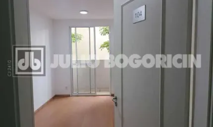 Apartamento com 2 quartos à venda na Rua Estremadura, Irajá, Rio de Janeiro, 48 m2 por R$ 250.000