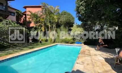 Casa em condomínio fechado com 3 quartos à venda na Rua Amadeu Gomes, Sapê, Niterói, 355 m2 por R$ 1.450.000