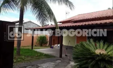 Casa com 3 quartos à venda na Rua Oito, Jardim Atlântico Oeste (Itaipuaçu), Maricá, 300 m2 por R$ 650.000