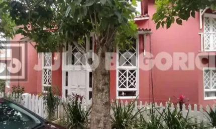 Casa em condomínio fechado com 4 quartos à venda na Rua Jornalista Carlos Vilhena, Piratininga, Niterói, 720 m2 por R$ 2.500.000
