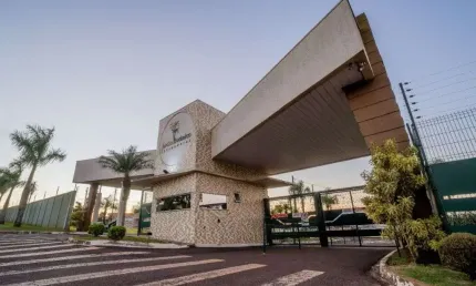Terreno com 360m2 a venda no condominio jardim botanico- cataratas- cascavel pr