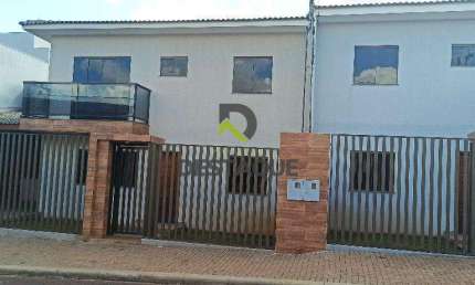 Sobrado com 3 dormitorios - Bairro Pioneiros Catarinenses
