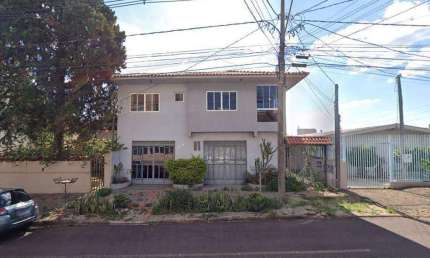 Sobrado Comercial e Residencial  com 2 salas e 2 suites- Bairro Coqueiral