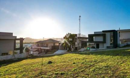 Terreno em condomínio - 601m² - Colinas do Paratehy Sul - Urbanova - Exclusivo