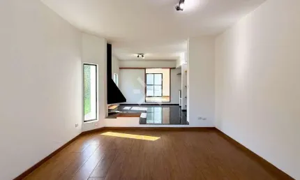 Sobrado reformado com 3 dorms | Condomínio Colinas | São José dos Campos - SP