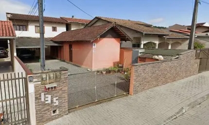 Casa para Venda em Joinville, Petrópolis, 3 dormitórios, 3 banheiros, 2 vagas