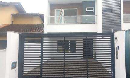 Sobrado Geminado para Venda em Joinville, América, 3 dormitórios, 3 suítes, 4 banheiros, 2 vagas