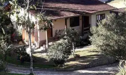Casa para Venda em Joinville, América, 4 dormitórios, 1 suíte, 2 banheiros, 2 vagas