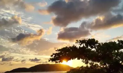 Casa para Venda em São Francisco do Sul, Ubatuba, 3 dormitórios, 1 suíte, 3 banheiros, 2 vagas
