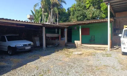 Casa Comercial em Parque Veiga Jardim  -  Aparecida de Goiânia