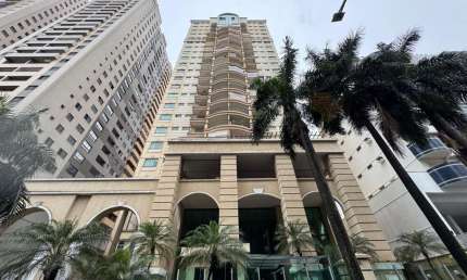 Apartamento Duplex mobiliado 3 Suítes em Setor Bueno  -  Goiânia