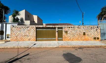 Casa com 3 quartos à venda na Alameda Perimetral, Vila Fróes, Goiânia