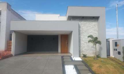 Casa de Condomínio em Jardins Nápoles  -  Senador Canedo
