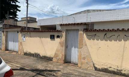 Casa com 3 quartos à venda na Avenida Perimetral, Setor Coimbra, Goiânia