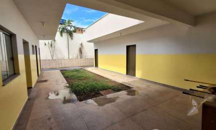 Casa Comercial em Setor Parque Tremendão  -  Goiânia