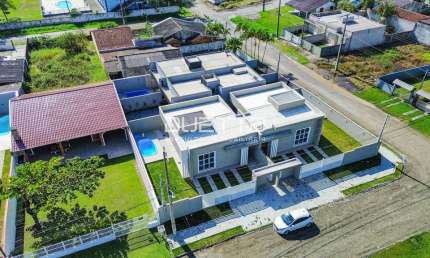 Residência dos seus sonhos no Balneário Gaivotas - Viva a 400 metros do mar