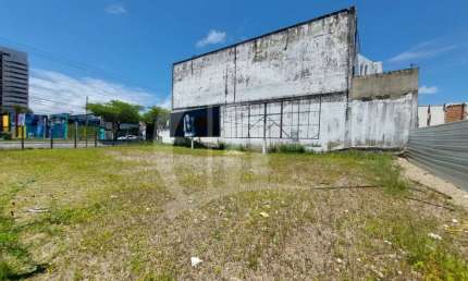 Terreno em excelente localização com espaço amplo na Av. Francisco Porto.