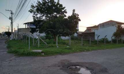 Alugue Terreno em ótima localização no bairro Atalaia.