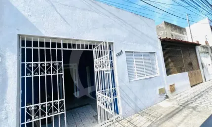 EXCELENTE CASA PARA PONTO COMERCIAL A VENDA EM ÓTIMA LOCALIZAÇÃO NO BAIRRO SIQUEIRA CAMPOS, RUA ALAGOAS