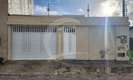 CASA TÉRREA COM 3/4 PISCINA À VENDA NA BARRA DOS COQUEIROS