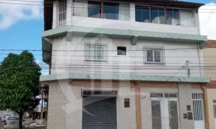EXCELENTE CASA COMERCIAL E RESIDENCIAL À VENDANA RUA ALAGOAS