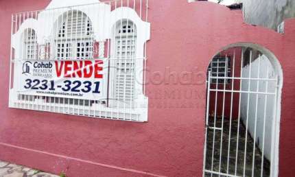Casa à venda no Centro da Cidade com 315 m² de terreno.