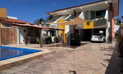 Casa à Venda com Energia Solar e Piscina na Coroa do Meio
