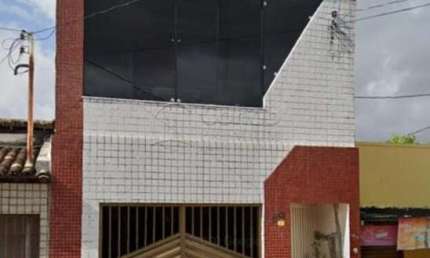 CASA  COM 3/4, SUITE, SOMBRA, PRÓXIMA A AV. OSVALDO ARANHA