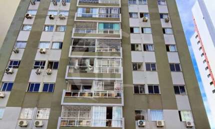 Apartamento na treze de Julho, com 3/4, DCE, 120m², cozinha Americana, Sombra.
